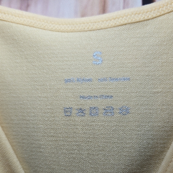 Shapewear Beige Size Small Adjustable Spaghetti Strap - Picture 2 of 5